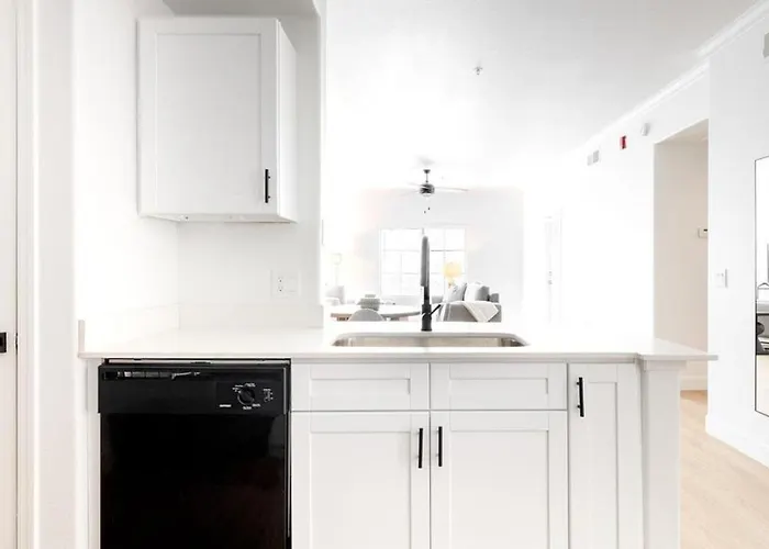 Landing - Modern With Amazing Amenities