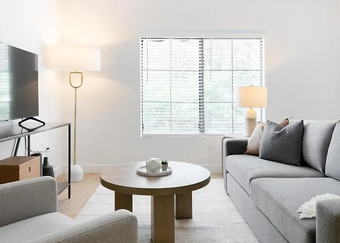 Landing - Modern With Amazing Amenities Apartment *